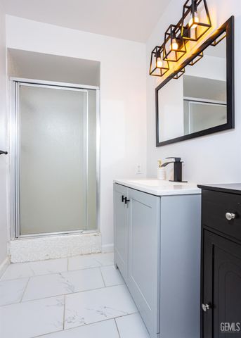 1200 San Vicente Drive, Bakersfield, CA 93307