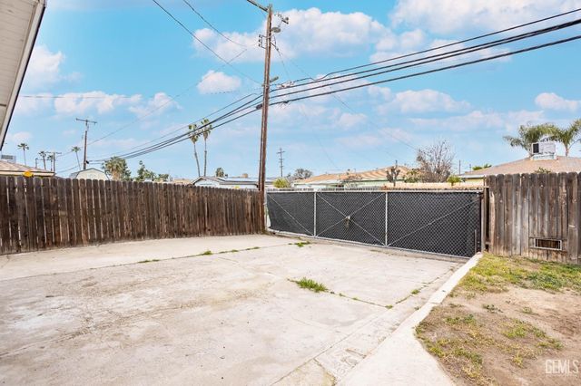 1200 San Vicente Drive, Bakersfield, CA 93307