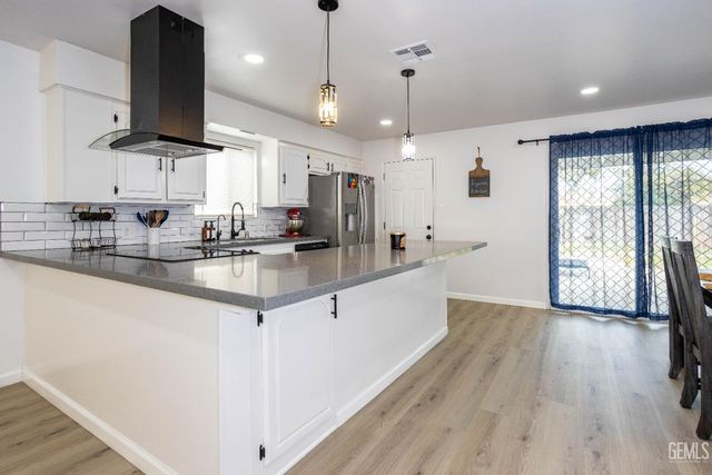 1200 San Vicente Drive, Bakersfield, CA 93307