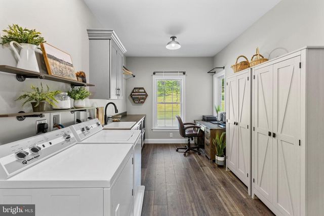 615 BLUE LAKE RD, Denver, PA 17517