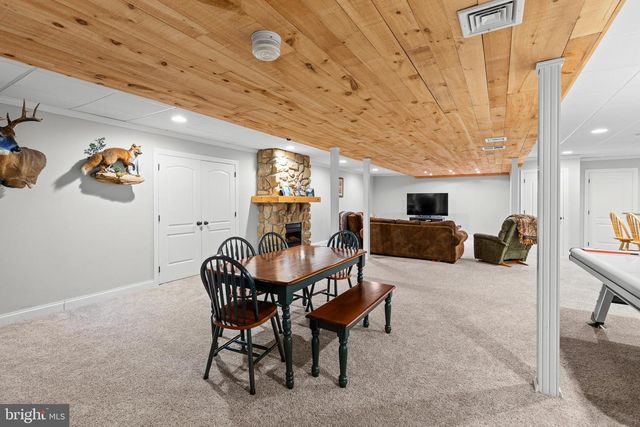 615 BLUE LAKE RD, Denver, PA 17517