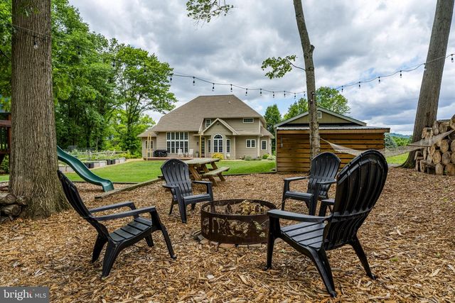 615 BLUE LAKE RD, Denver, PA 17517