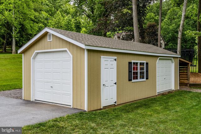 615 BLUE LAKE RD, Denver, PA 17517