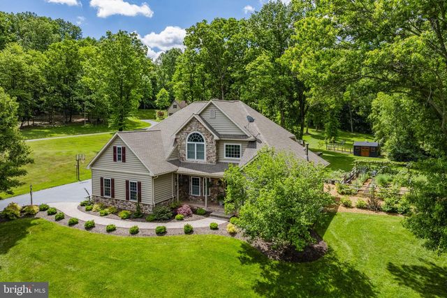 615 BLUE LAKE RD, Denver, PA 17517