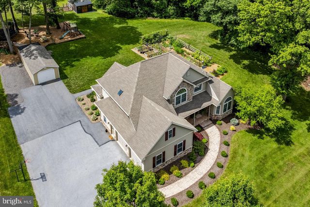 615 BLUE LAKE RD, Denver, PA 17517