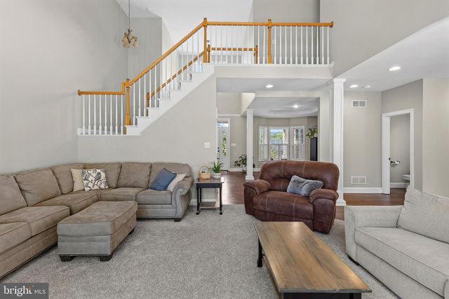 615 BLUE LAKE RD, Denver, PA 17517