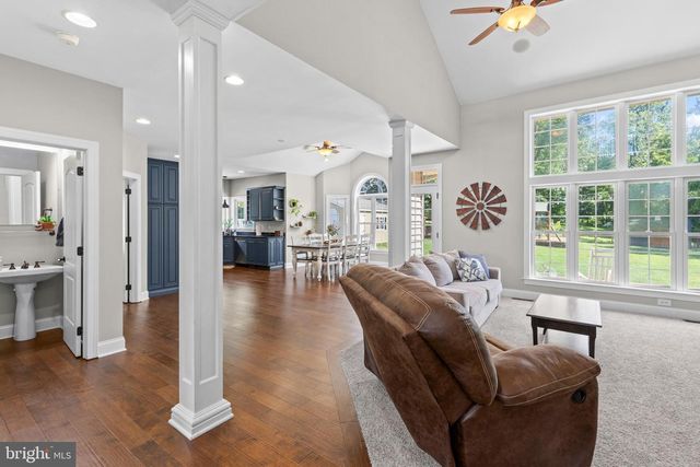 615 BLUE LAKE RD, Denver, PA 17517