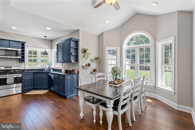 615 BLUE LAKE RD, Denver, PA 17517