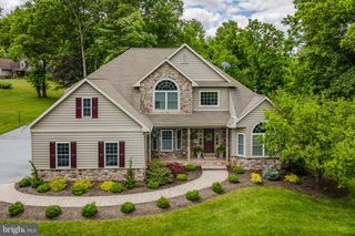 615 BLUE LAKE RD, Denver, PA 17517