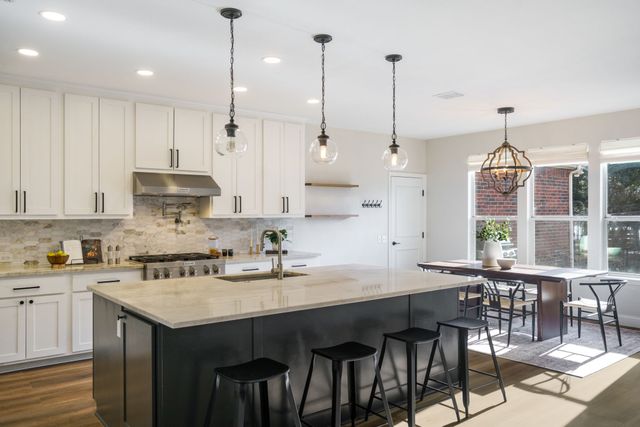 1130 Cogburn Court, Shady Shores, TX 76208