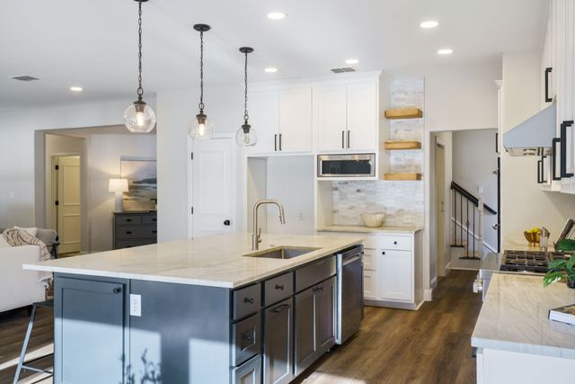 1130 Cogburn Court, Shady Shores, TX 76208