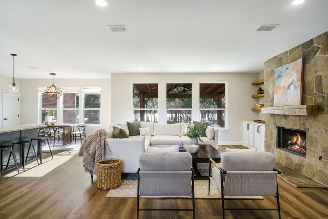 1130 Cogburn Court, Shady Shores, TX 76208