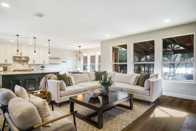 1130 Cogburn Court, Shady Shores, TX 76208