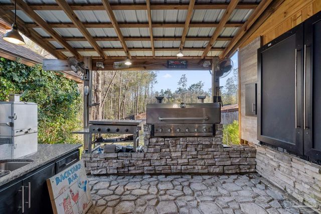 7434 Pine Lake Cir, Milton, FL 32570