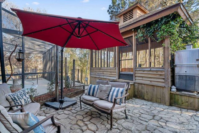 7434 Pine Lake Cir, Milton, FL 32570