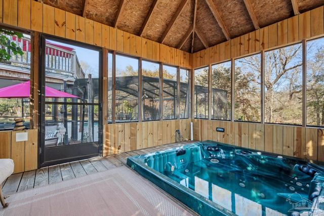 7434 Pine Lake Cir, Milton, FL 32570