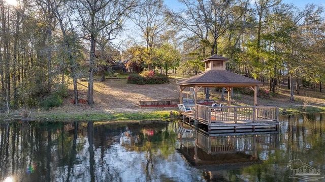 7434 Pine Lake Cir, Milton, FL 32570