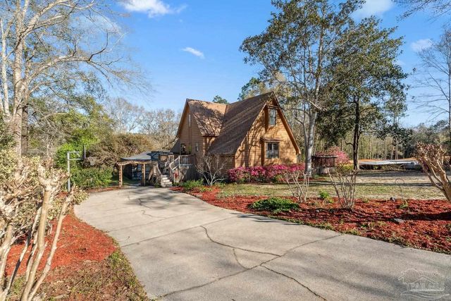 7434 Pine Lake Cir, Milton, FL 32570