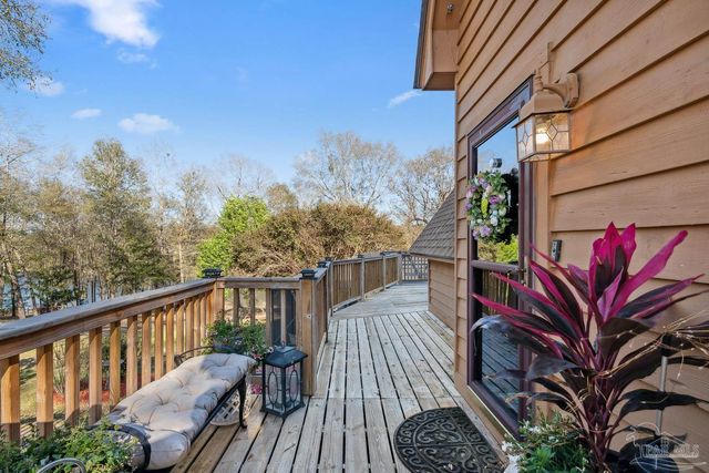 7434 Pine Lake Cir, Milton, FL 32570