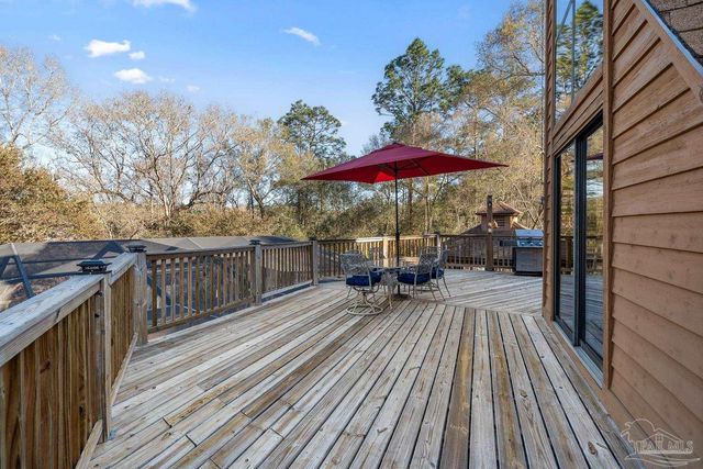 7434 Pine Lake Cir, Milton, FL 32570