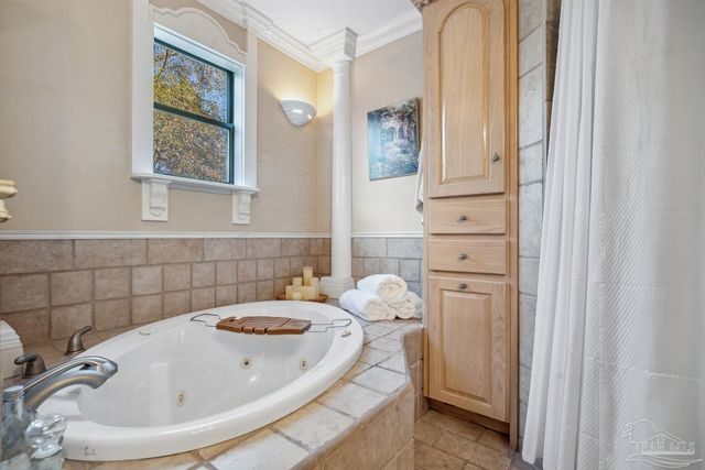 7434 Pine Lake Cir, Milton, FL 32570