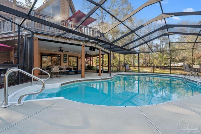 7434 Pine Lake Cir, Milton, FL 32570