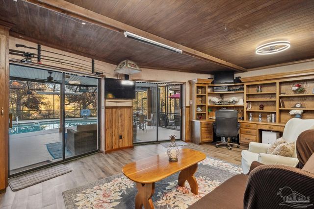 7434 Pine Lake Cir, Milton, FL 32570