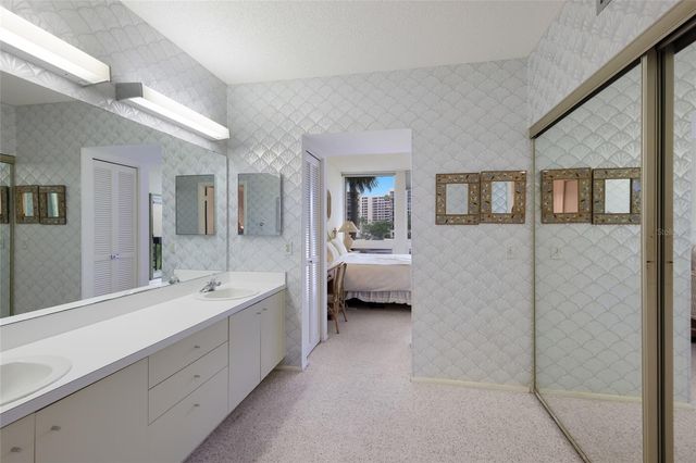 1095 GULF OF MEXICO DRIVE 102, Longboat Key, FL 34228