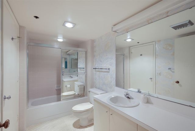 1095 GULF OF MEXICO DRIVE 102, Longboat Key, FL 34228