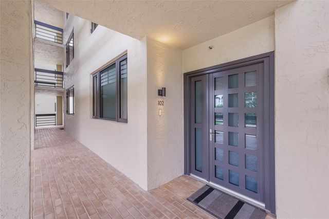 1095 GULF OF MEXICO DRIVE 102, Longboat Key, FL 34228