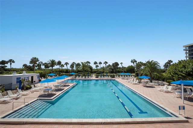1095 GULF OF MEXICO DRIVE 102, Longboat Key, FL 34228