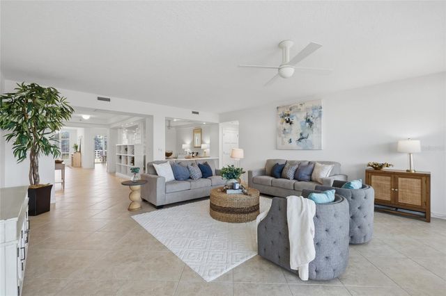 2550 HARBOURSIDE DRIVE 333, Longboat Key, FL 34228