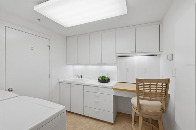 2550 HARBOURSIDE DRIVE 333, Longboat Key, FL 34228