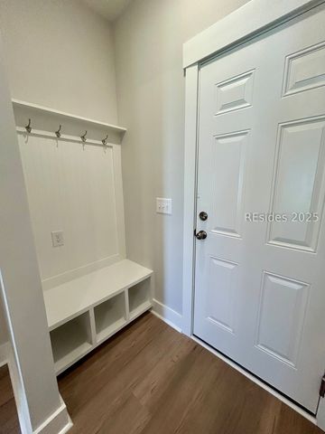 1 Alumni Rd, Beaufort, SC 29907