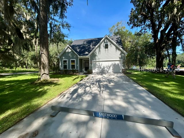 1 Alumni Rd, Beaufort, SC 29907