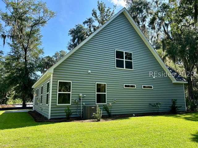 1 Alumni Rd, Beaufort, SC 29907