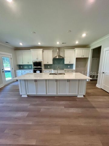 1 Alumni Rd, Beaufort, SC 29907