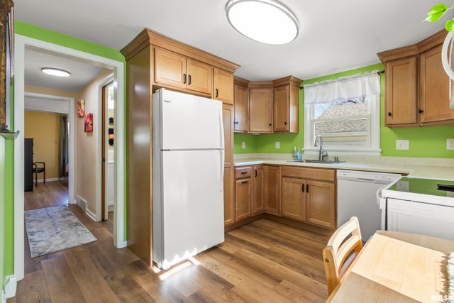 730 N SWORDS Avenue, West Peoria, IL 61604