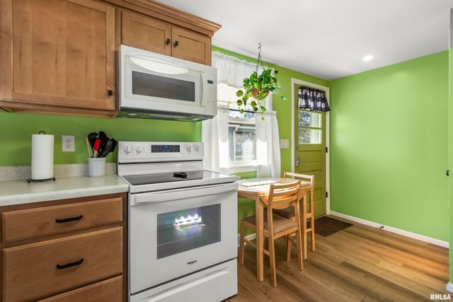 730 N SWORDS Avenue, West Peoria, IL 61604