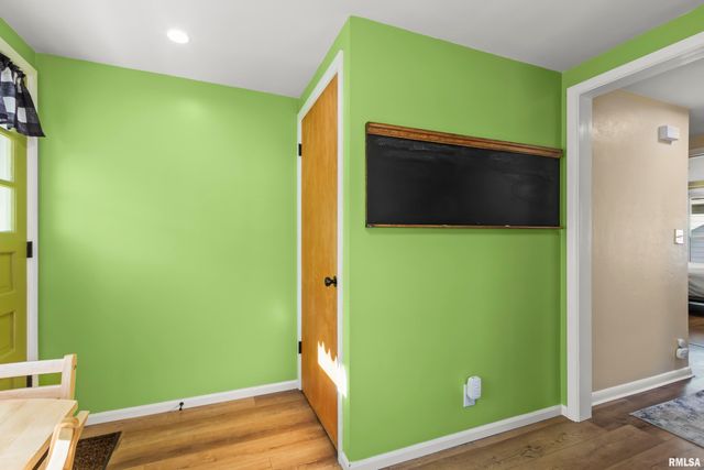 730 N SWORDS Avenue, West Peoria, IL 61604