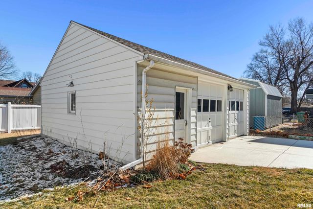 730 N SWORDS Avenue, West Peoria, IL 61604