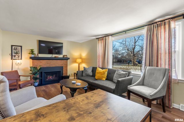 730 N SWORDS Avenue, West Peoria, IL 61604