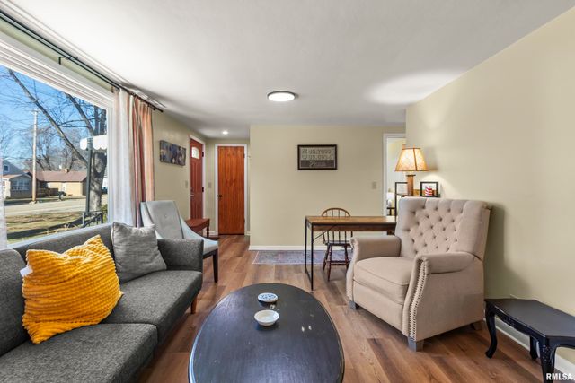 730 N SWORDS Avenue, West Peoria, IL 61604