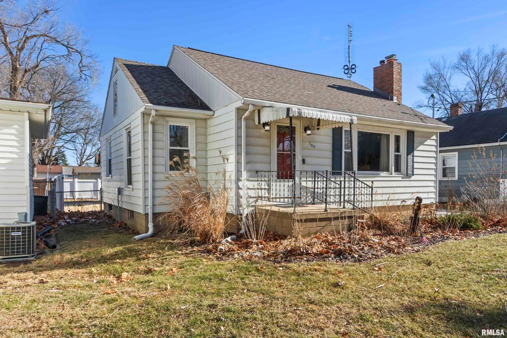 730 N SWORDS Avenue, West Peoria, IL 61604