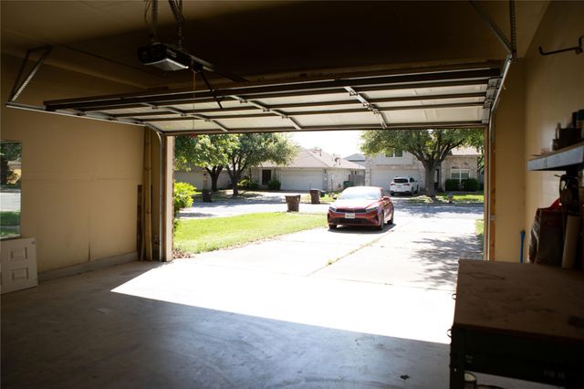 665 Reggie Jackson TRL, Round Rock, TX 78665