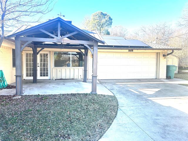 1401 Greenbrier Drive, Sherman, TX 75092