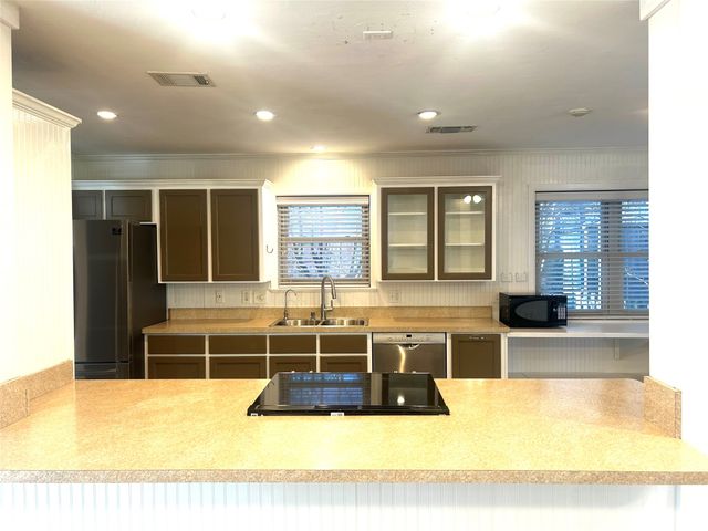 1401 Greenbrier Drive, Sherman, TX 75092