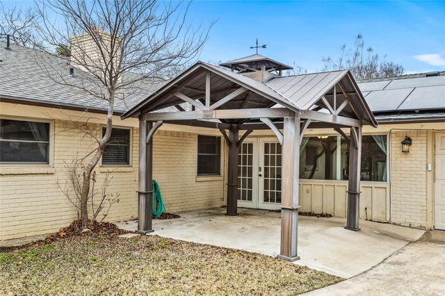 1401 Greenbrier Drive, Sherman, TX 75092