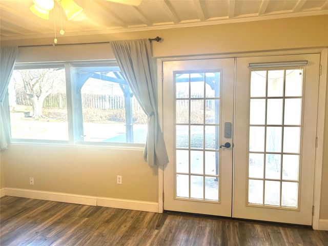 1401 Greenbrier Drive, Sherman, TX 75092