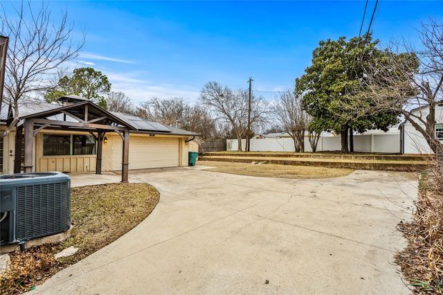 1401 Greenbrier Drive, Sherman, TX 75092